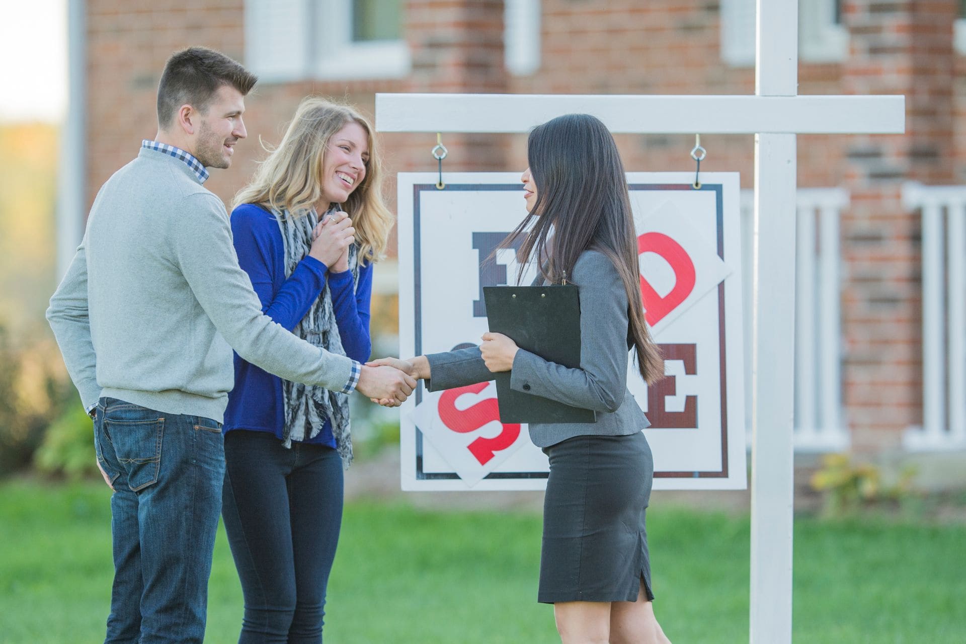 Read more about the article 10 Tips for First-Time Homebuyers: Your Ultimate Guide